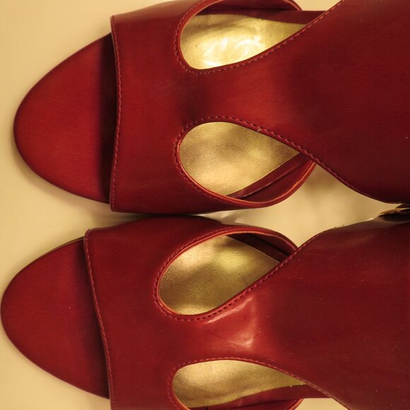 east5th 8 1/2 Medium 2 1/2 to 3 in heel Sling Back High Heel Dressy Shoe - Picture 4 of 16